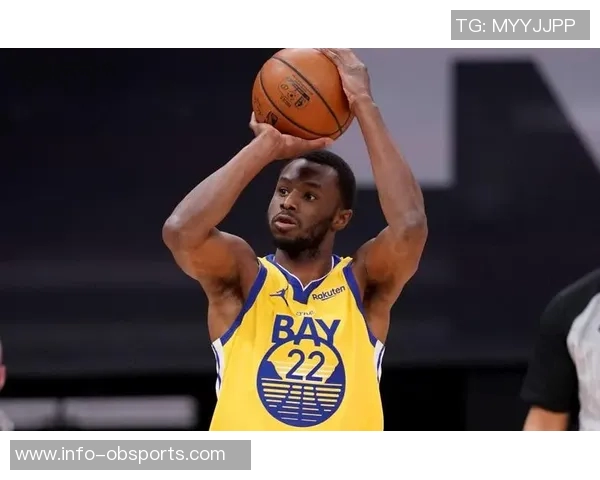 里德替补表现平平15投6中贡献15分7篮板1盖帽三分球命中率不佳